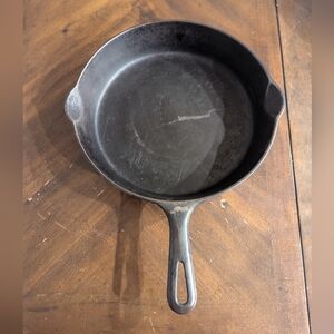 Vintage Griswold cast iron pan # 8